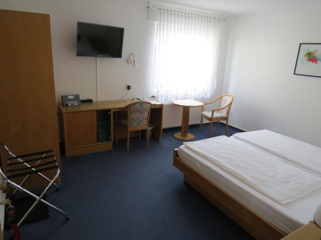 Фото Hotel Garni Retterath - Nürburgring