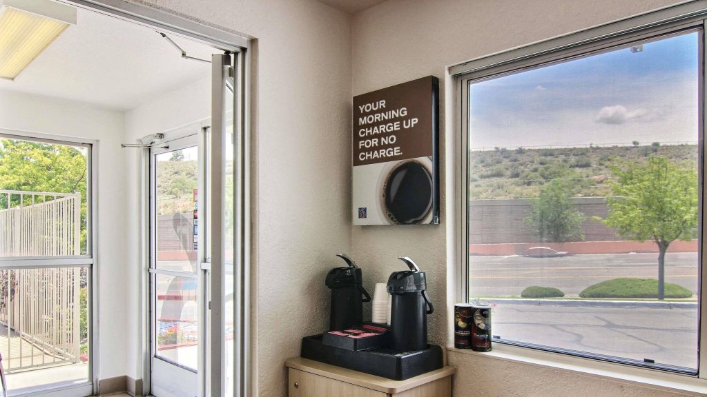 Фото Crowne Plaza Albuquerque