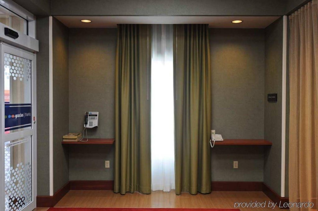 Фото Hampton Inn by Hilton-Queretaro Tecnologico