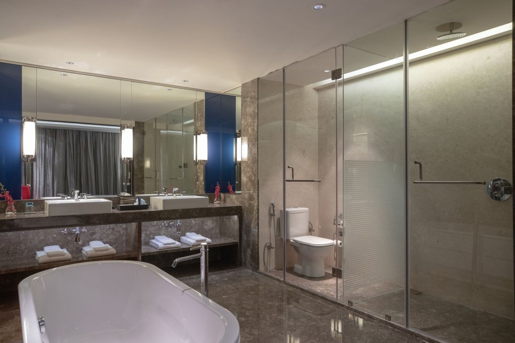 Фото Renaissance Bengaluru Race Course Hotel