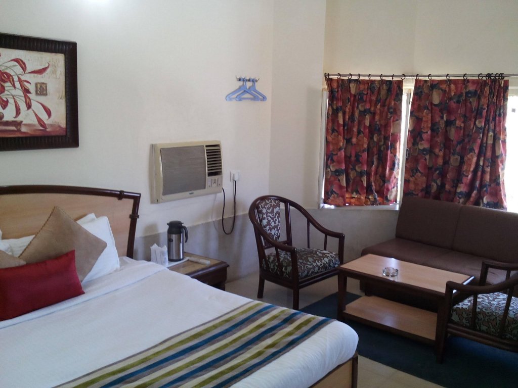 Фото Hotel Karnavati