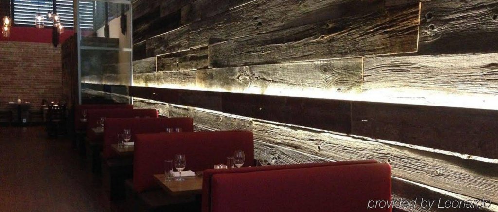 Фото Executive Hotel Cosmopolitan Toronto