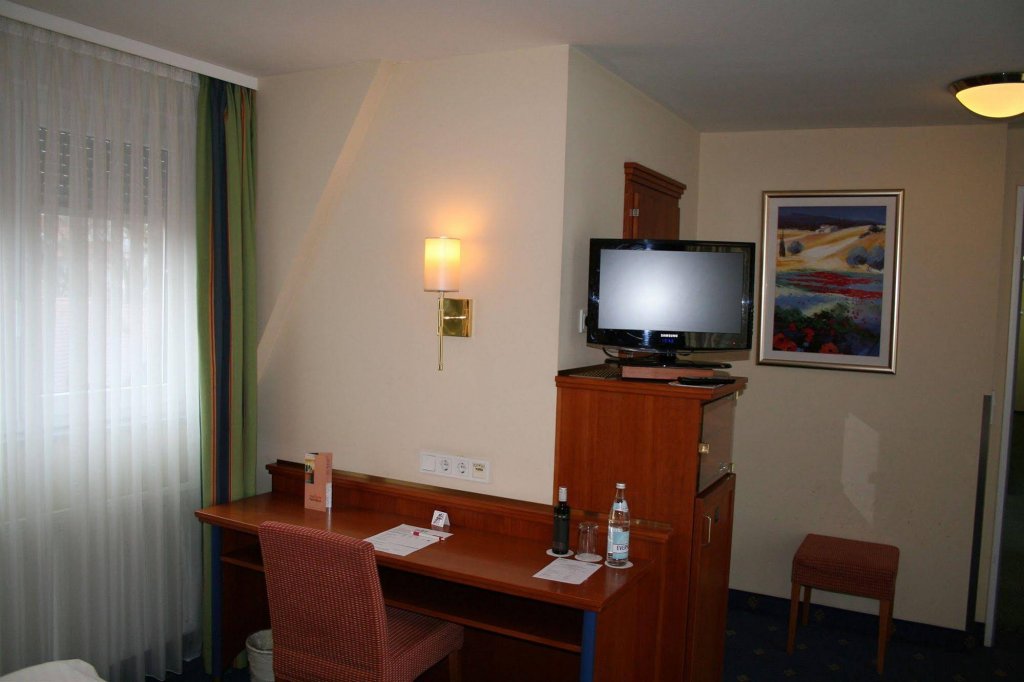 Фото Hotel Neuthor