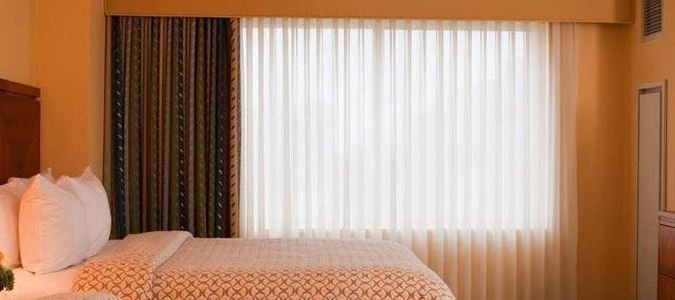 Фото Embassy Suites by Hilton Boston at Logan Airport