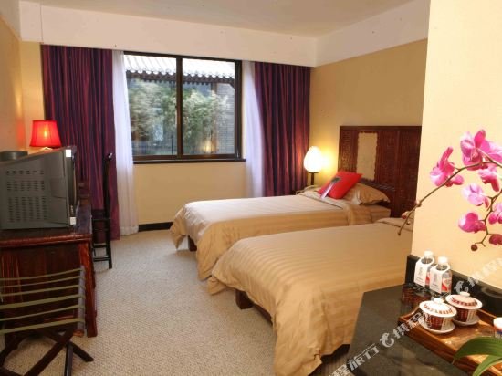 Фото Auspicious Business