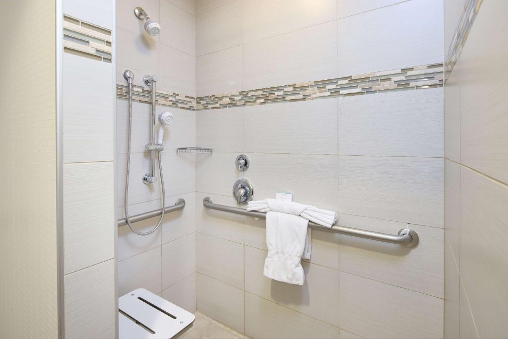 Фото Hampton Inn & Suites Phoenix Tempe