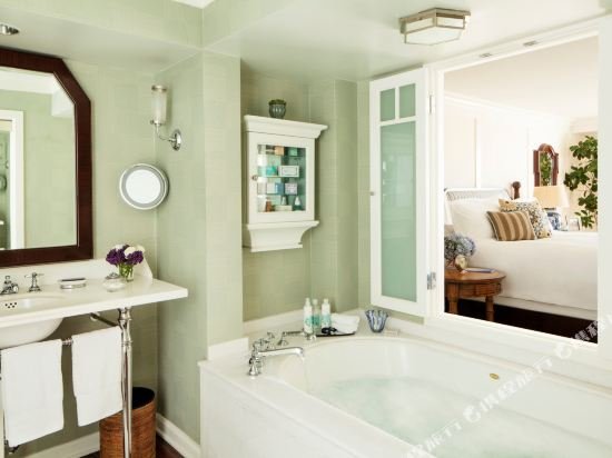 Фото Shutters on the Beach