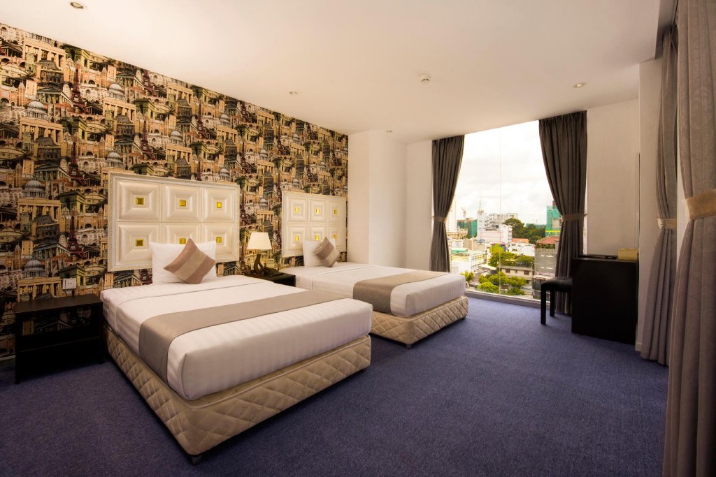 Фото Golden Crown Hotel