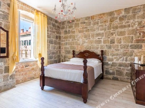 Фото Pietra Rossa Luxury Rooms