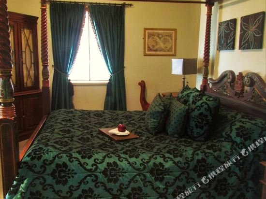 Фото Twenty Nevern Square Hotel