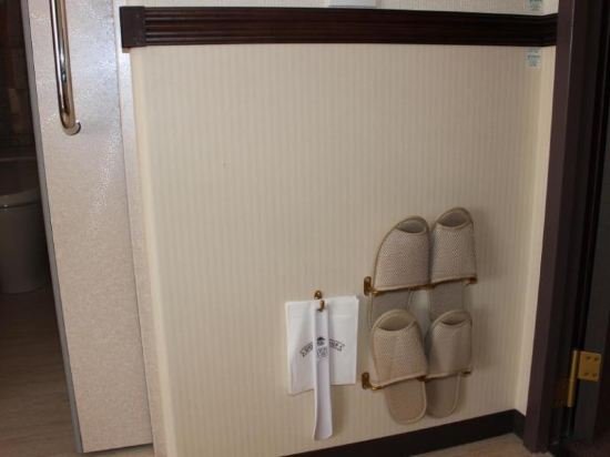 Фото Toyoko Inn Kobe Sannomiya No. 2