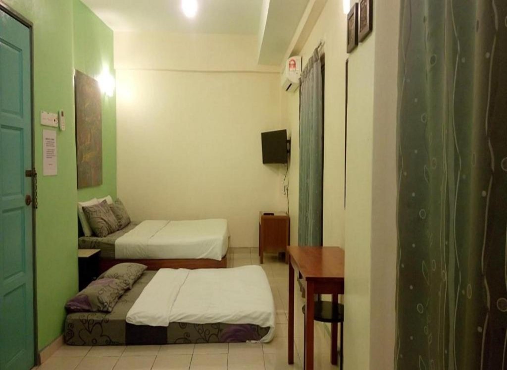 Фото Travellers Planet Hotel & Guest House