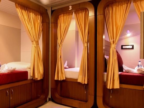 Фото Hotel Qubestay Airport