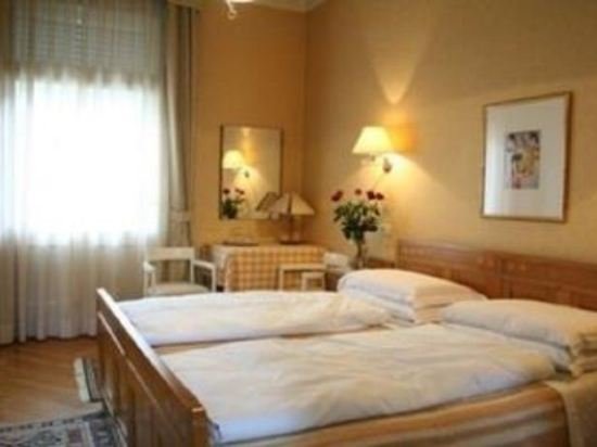 Фото Hotel Westend