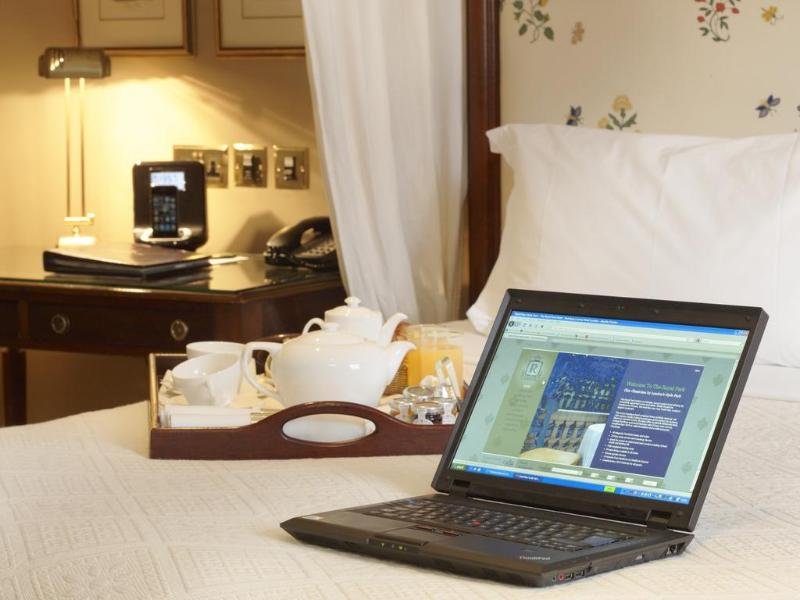 Фото Roseate House London