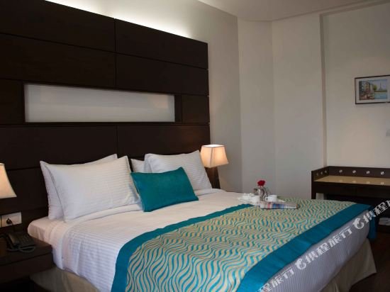 Фото Stately Suites MG Road