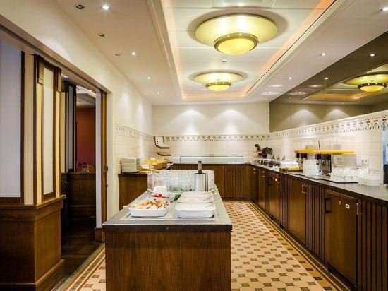 Фото Oranje Hotel Leeuwarden