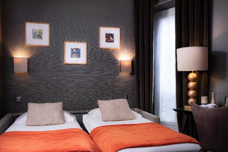 Фото Hotel Plaza Etoile