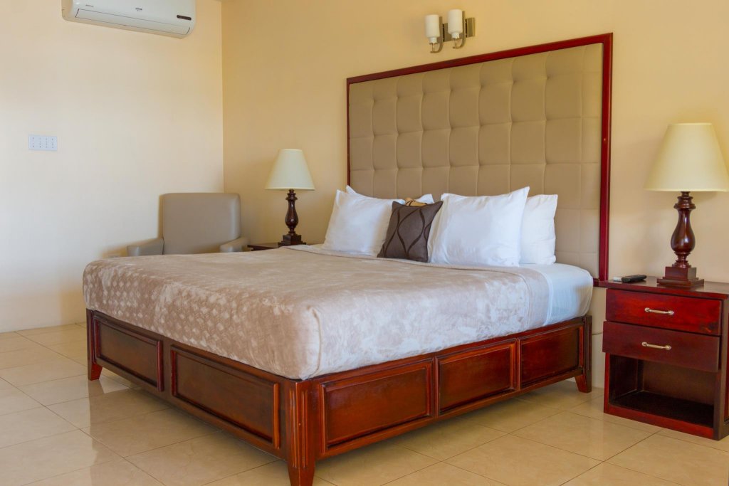 Фото Travellers Beach Resort