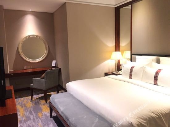 Фото Wyndham Grand Plaza Royale Ningbo