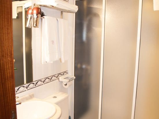 Фото Hotel Entrecercas