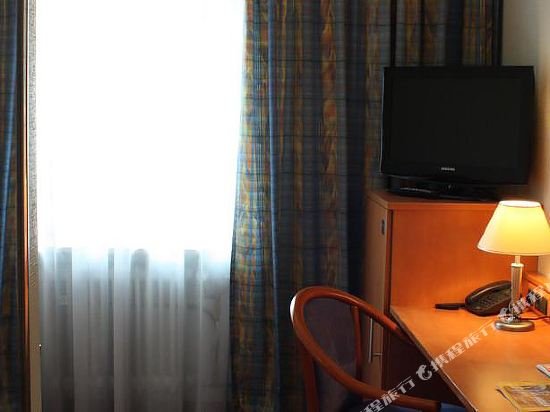 Фото Hotel Niederraeder Hof