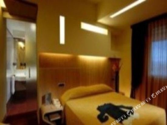 Фото Hilton Garden Inn Rome Claridge