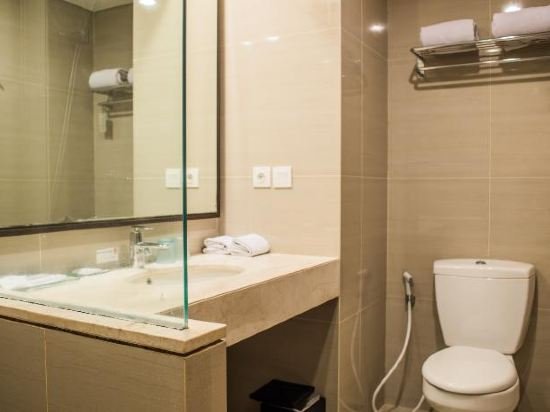 Фото Hotel Santika Seminyak