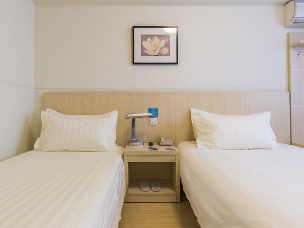 Фото Jinjiang Inn Xian High Technology Development Zone Dazhai Road Rongqiao City Branch