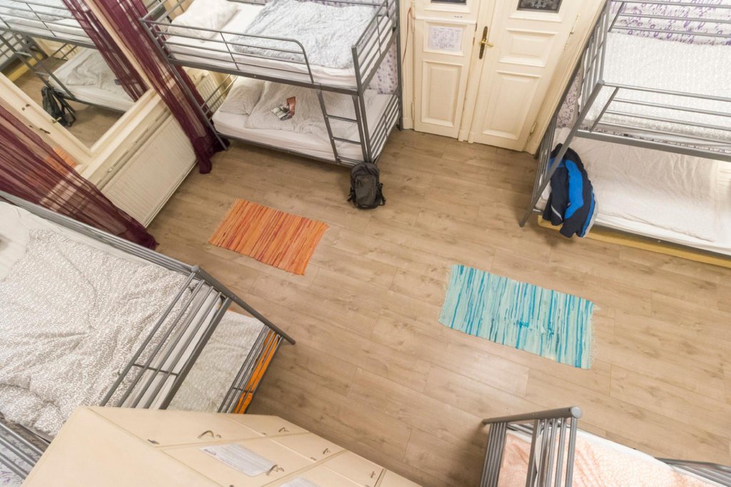 Фото Baroque Hostel 