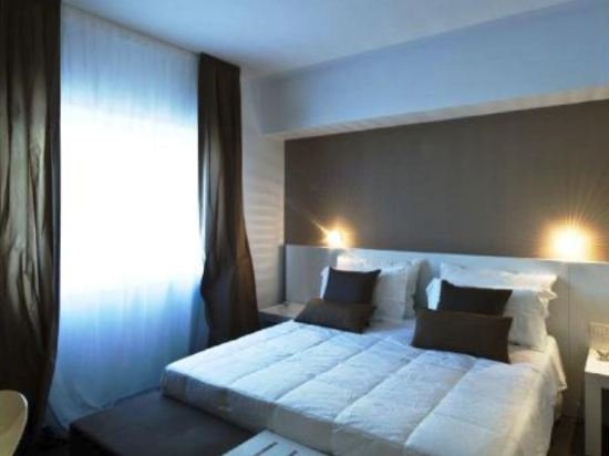 Фото Light Guest House