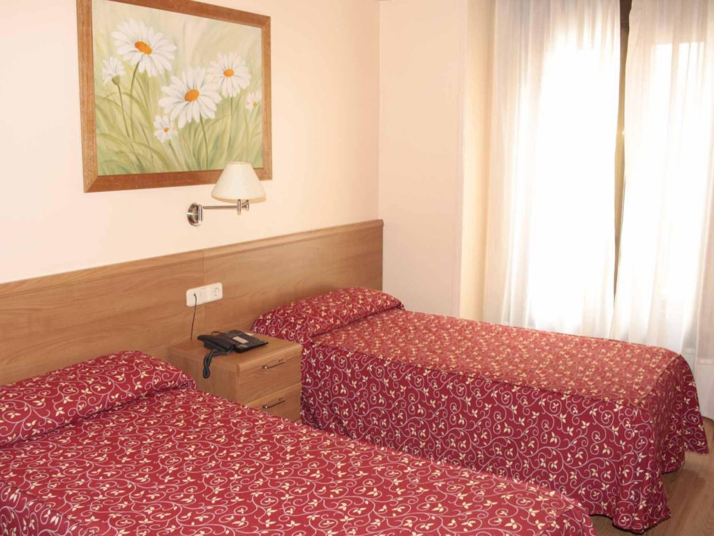 Фото Hostal Santa Cruz