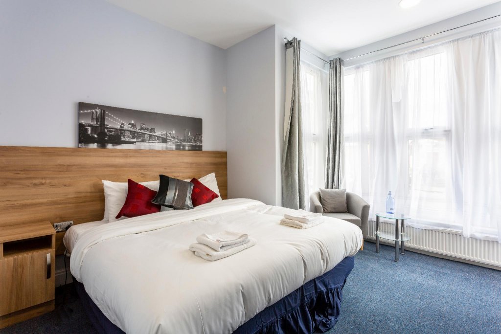 Фото Wellesley Hotel