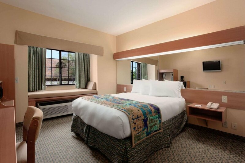 Гостиница Microtel Inn & Suites by Wyndham Panama City в Панама-Сити