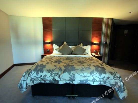 Фото Rafayel on the Left Bank