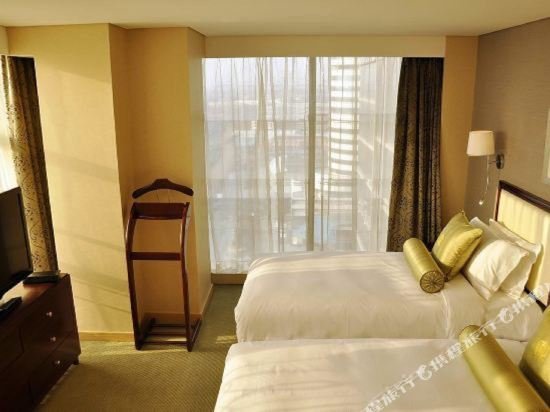 Фото Regal Plaza Hotel & Residence