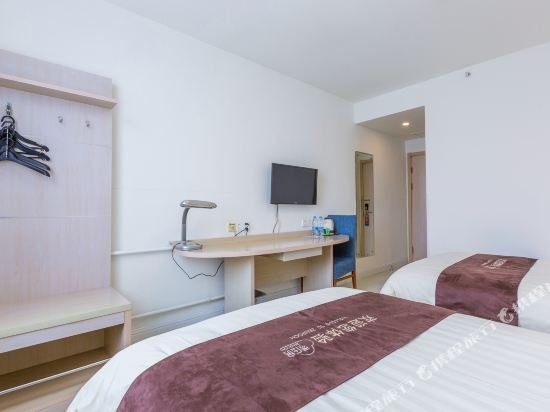 Фото Jinjiang Inn Qingdao Wusi Square Nanjing Road Metro Station