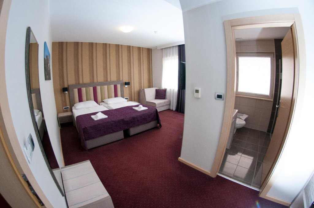 Фото Hotel Brotnjo