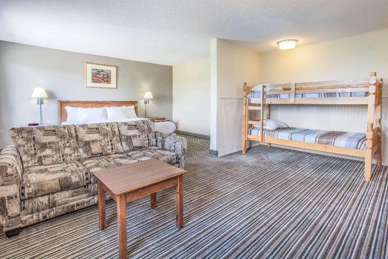 Фото Super 8 by Wyndham Truro Ns