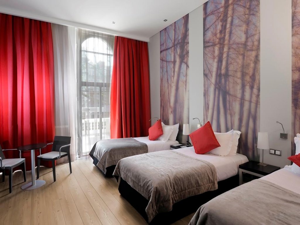 Фото The Queen’s Gate Hotel