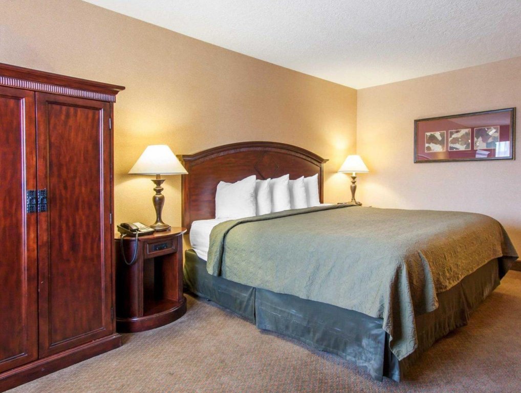 Фото Quality Inn & Suites Airport