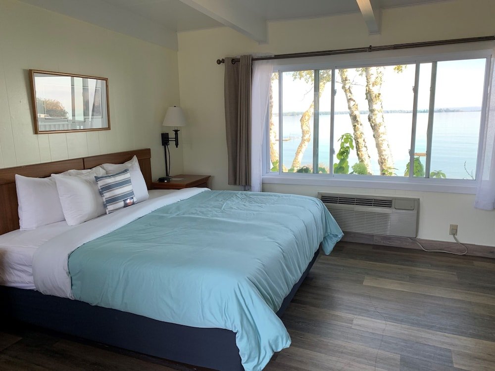 Фото Beachfront Inn