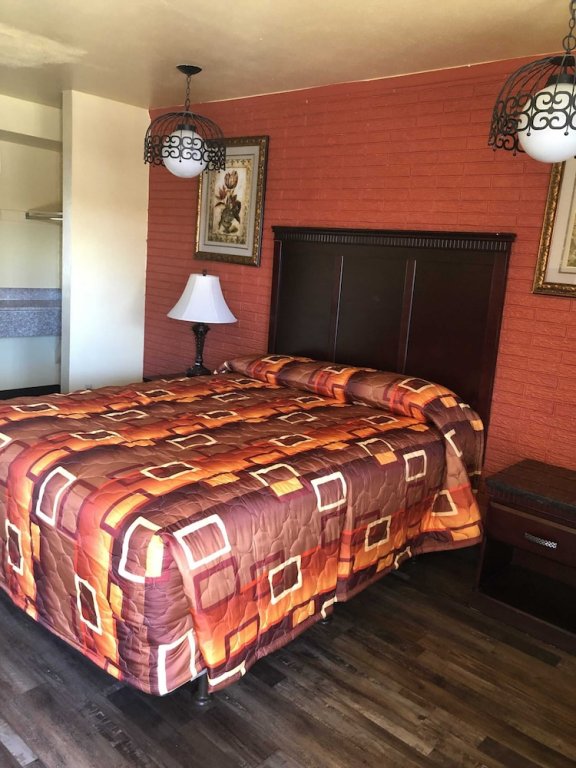 Фото Economy Inn