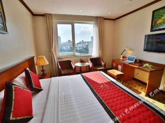 Фото Sunny Hotel 1