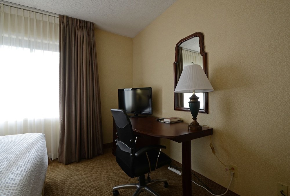 Фото English Inn of Charlottesville