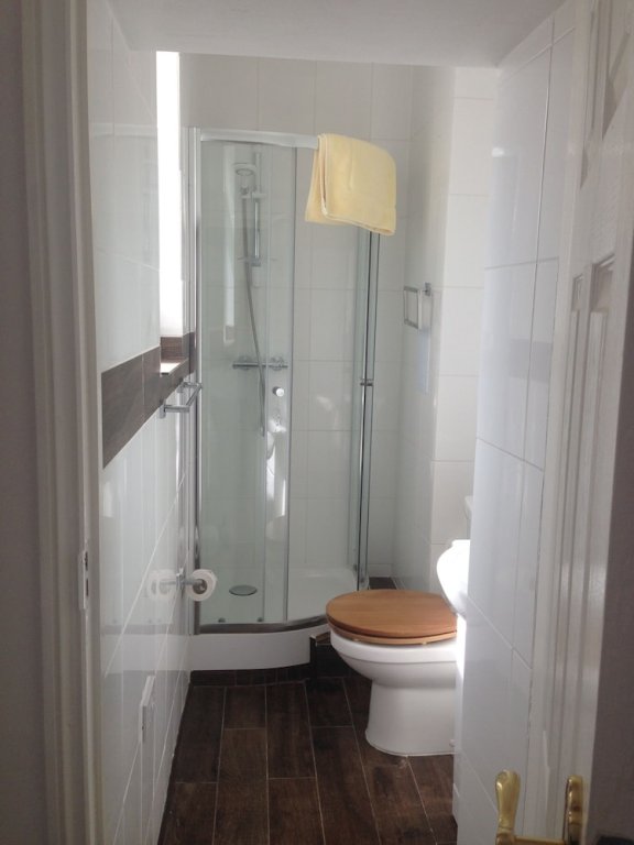 Фото The Glastonbury Hotel