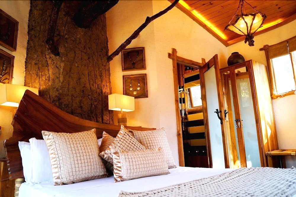 Фото The Den Corbett