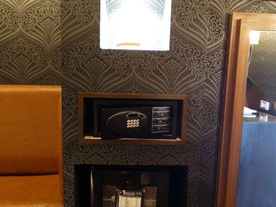 Фото Victoria Court Cuneta