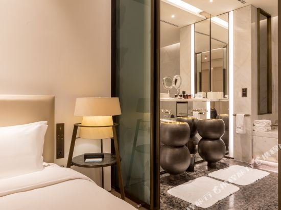 Фото Atour Hotel Dufu's Thatched Cottage Chengdu