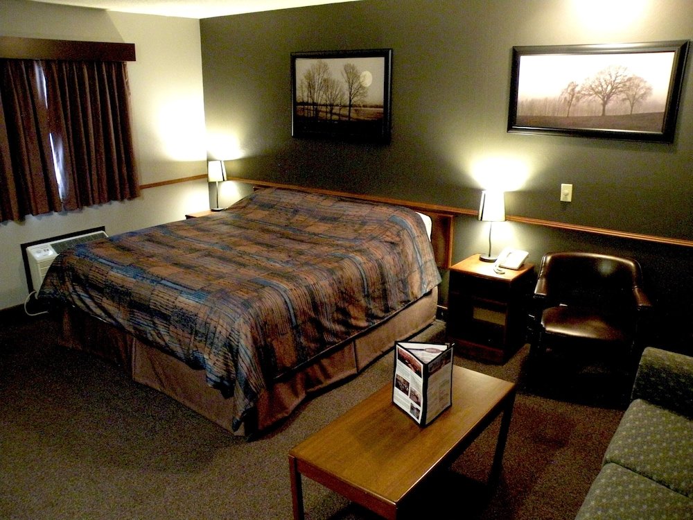 Фото Travelodge by Wyndham Brandon